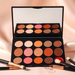 Jak dobrać kolorystykę makijażu do typu urody? Porady wizażystki