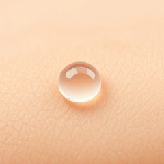 Jak zadbać o suchą skórę? Przyczyny, objawy i pielęgnacja